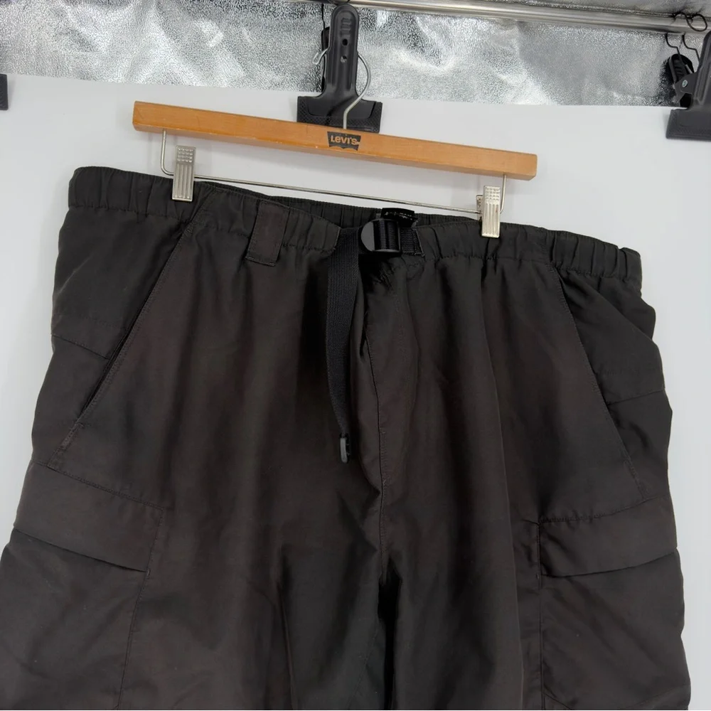 The North Face Black Cargo Shorts Sz XL Mens